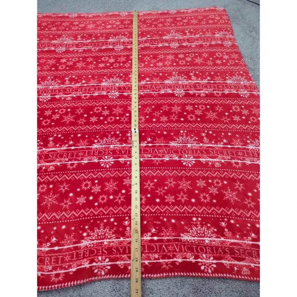 Victoria's‎ Secret Plush Throw Blanket Red White Snowflake Sherpa Christmas